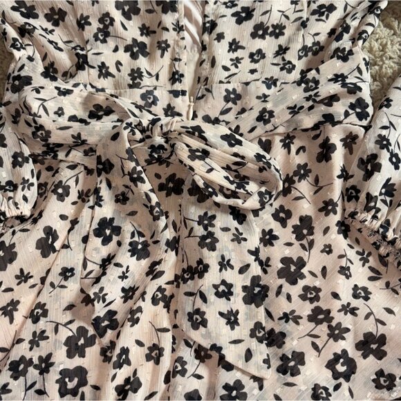 Illa Illa Long Sleeve Chiffon Style Floral Romper-Tan/Black-Size M-GUC - Picture 8 of 11